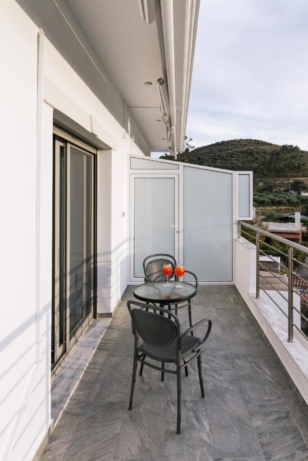 Lychnos Apartments Kamilari Luaran gambar