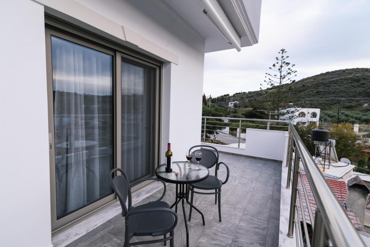 Lychnos Apartments Kamilari Luaran gambar